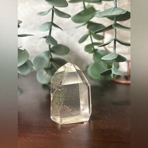 Clear Quartz Crystal Point _ Record Keeper crystal point so beautiful